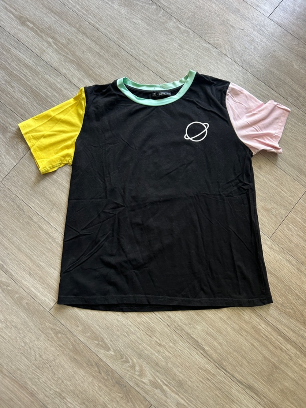 Color block Raglan Saturn T-Shirt - Picture 2 of 6